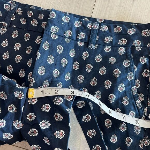 Gap Khakis City 3 Inch Shorts Womens Size 6 Navy Paisley Print Mid Rise Twill - Picture 4 of 8
